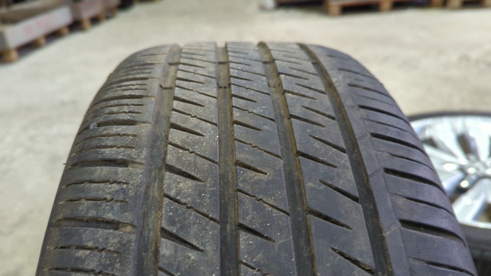 Комплект дисків із гумою R18 (дефект) Volkswagen Passat 2015-2022 (B8) 561601025N8Z8 1060721 фото