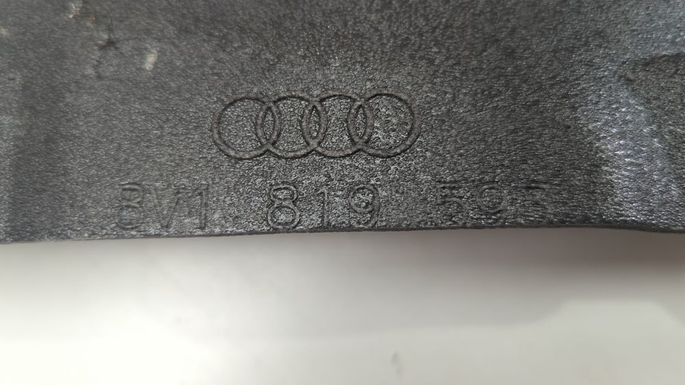 Накладка обігрівача нижня Audi A3 2013-2016 (8V) 8V1819593A 1041758 фото
