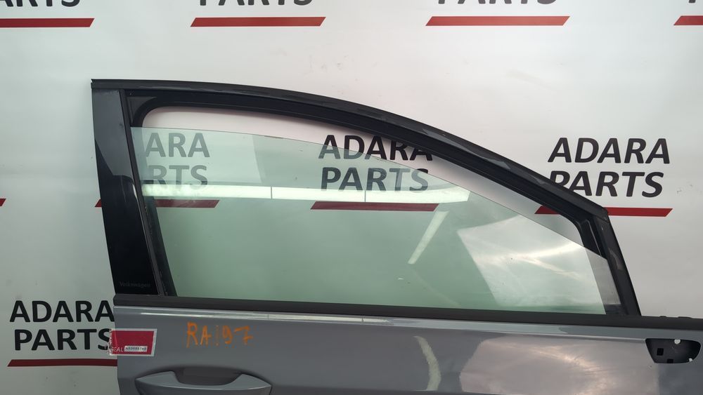 Направляюча скла дверцят передньої правої Volkswagen Golf 2022-2024 (mk8) 5H4837440B5AP 1097681 фото
