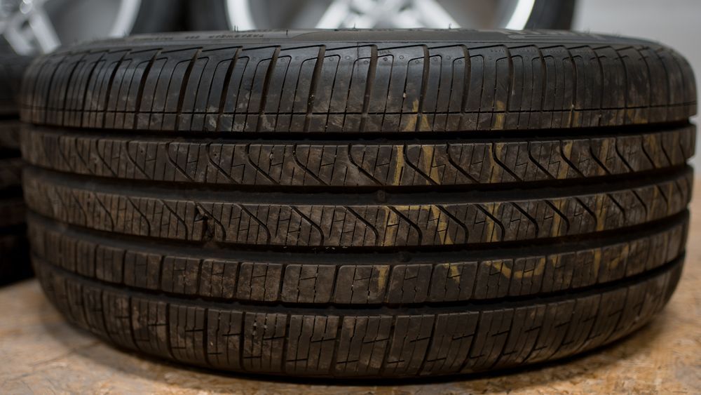 Комплект дисків із гумою R18 (дефект) Audi S5 2018-2019 (F5(8W6)) 8W0601025DE 1050966 фото