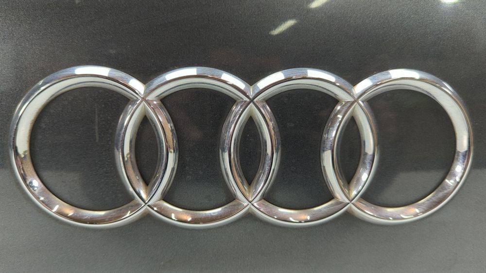 Емблема кришки багажника audi кільця Audi Q7 2009-2015 (4L restyle) 4L08537422ZZ 1056934 фото
