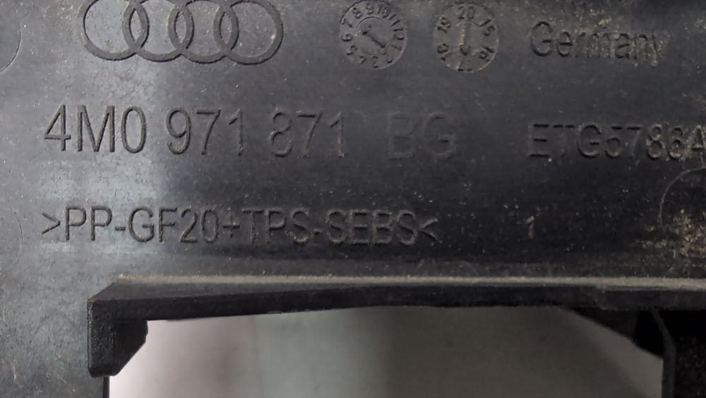 Кріплення жабо ліве верхнє Audi Q7 2017-2019 (4M) 4M0971871BG 1098888 фото