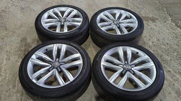 Комплект дисків із гумою R18 (дефект) Volkswagen Passat 2015-2022 (B8) 561601025N8Z8 1060721 фото