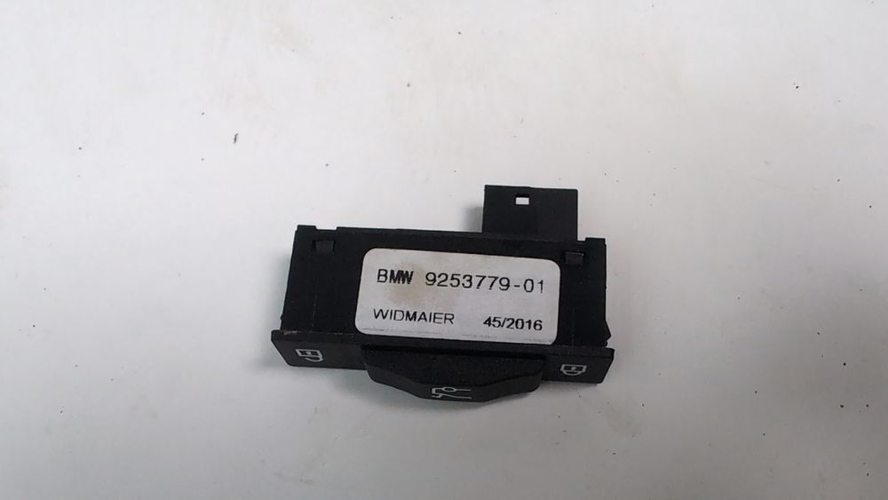 Кнопка блокування багажника в бардачку BMW 3 Series 2016-2018 (F30 Restyle rest) 61319253779 1093211 фото