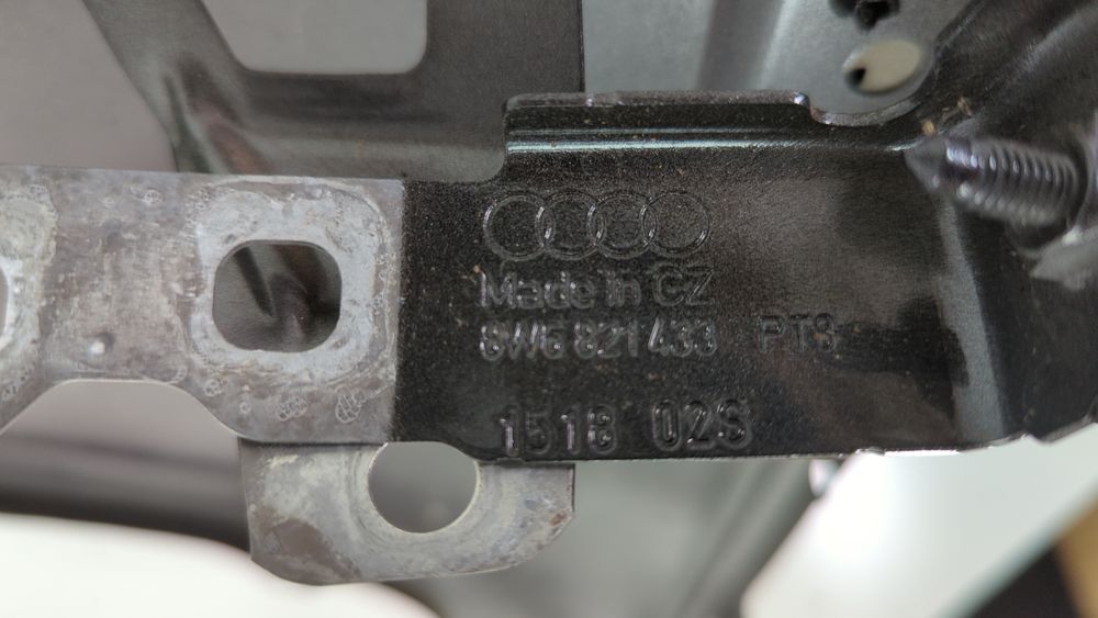 Кронштейн крыла переднего левого Audi S5 2018-2019 (F5(8W6)) 8W6821433 1047216 фото