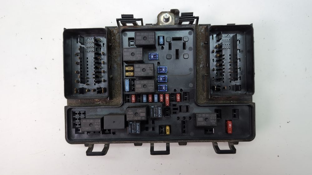 Блок запобіжників Ford Edge 2015-2018 (CD4) F2GZ14A068A 1074947 фото