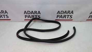 Уплотнитель проёма двери передней правой Hyundai Sonata Hybrid 2009-2014 (YF) 821203S000RY 1102927 фото