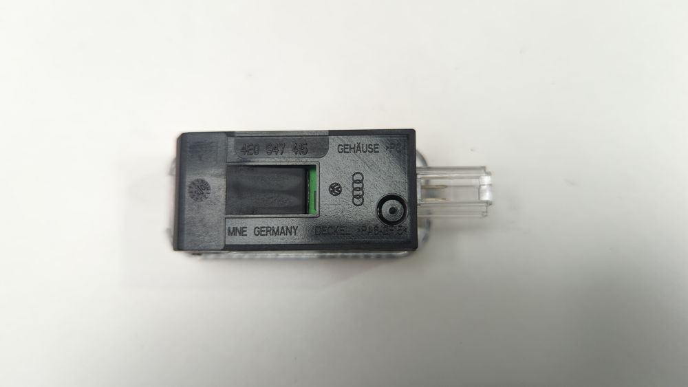Плафон подсветки салона Audi Q5 2021-2024 (80A restyle) 4E0947415 1055374 фото