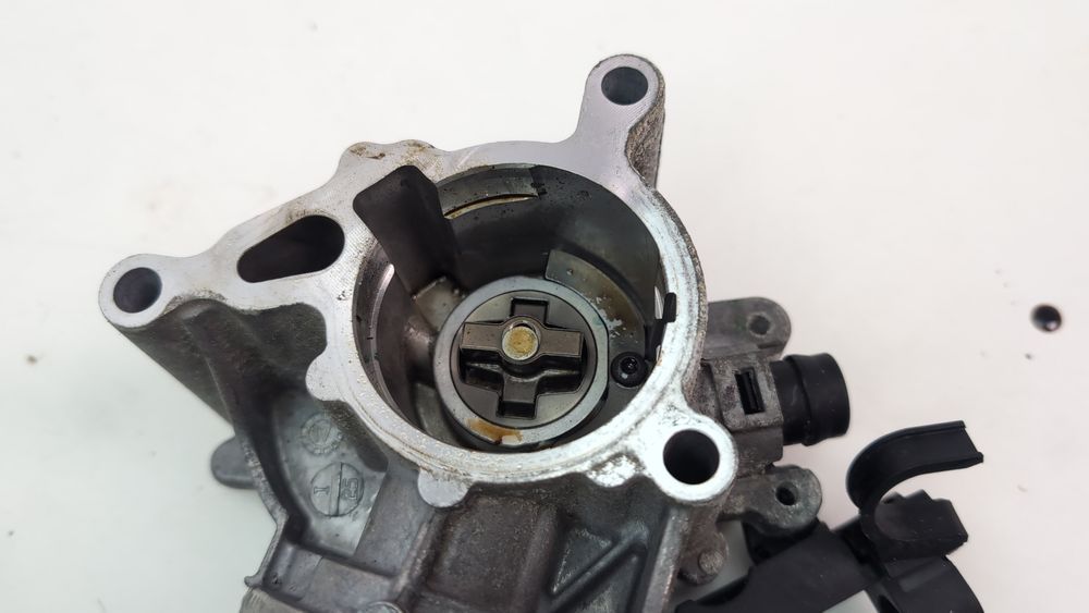 Вакуумный насос Audi Q5 2018-2020 (80A) 06K145100BB 1087813 фото
