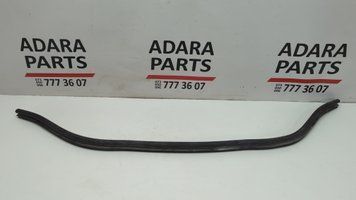 Ущільнювач на ґратах двірників жабо Audi A3 2022-2024 (8Y) 8Y0823723A 1067786 фото