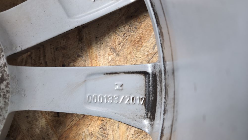 Комплект дисков R17 (дефект) Volkswagen Tiguan 2018-2021 (AD/BW) 5NN6010258Z8 1085051 фото