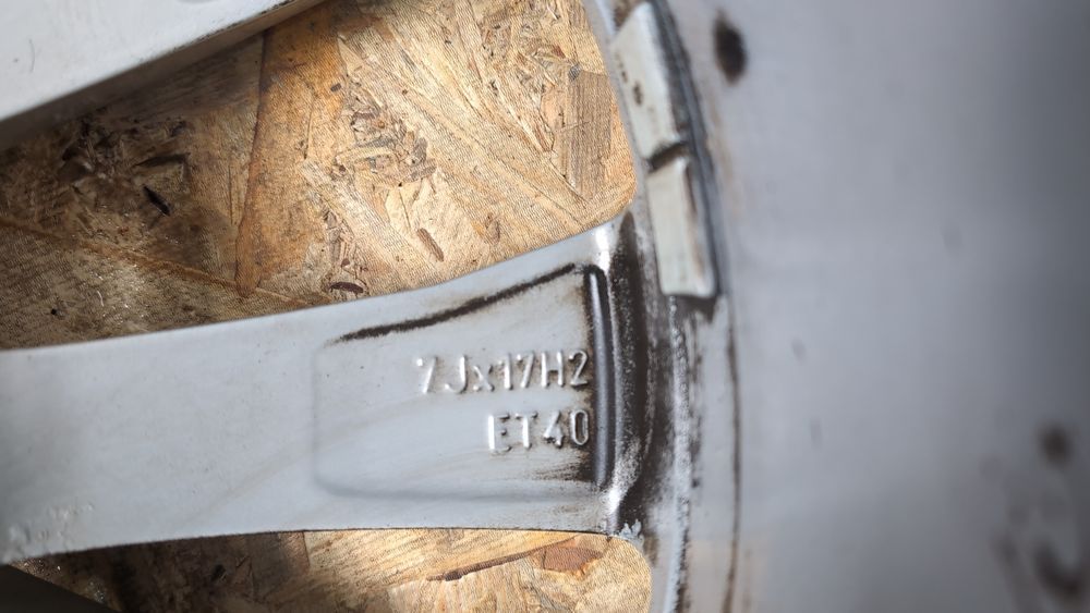 Комплект дисков R17 (дефект) Volkswagen Tiguan 2018-2021 (AD/BW) 5NN6010258Z8 1085051 фото