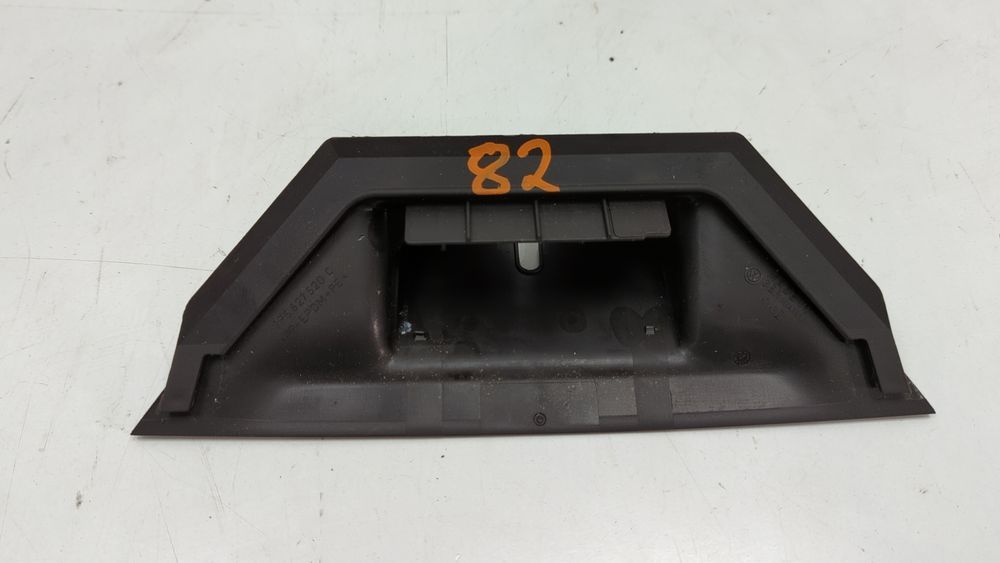 Накладка замка кришки багажника Volkswagen Touareg 2010-2014 (7P 2nd gen) 7P6827520C3G4 1038472 фото