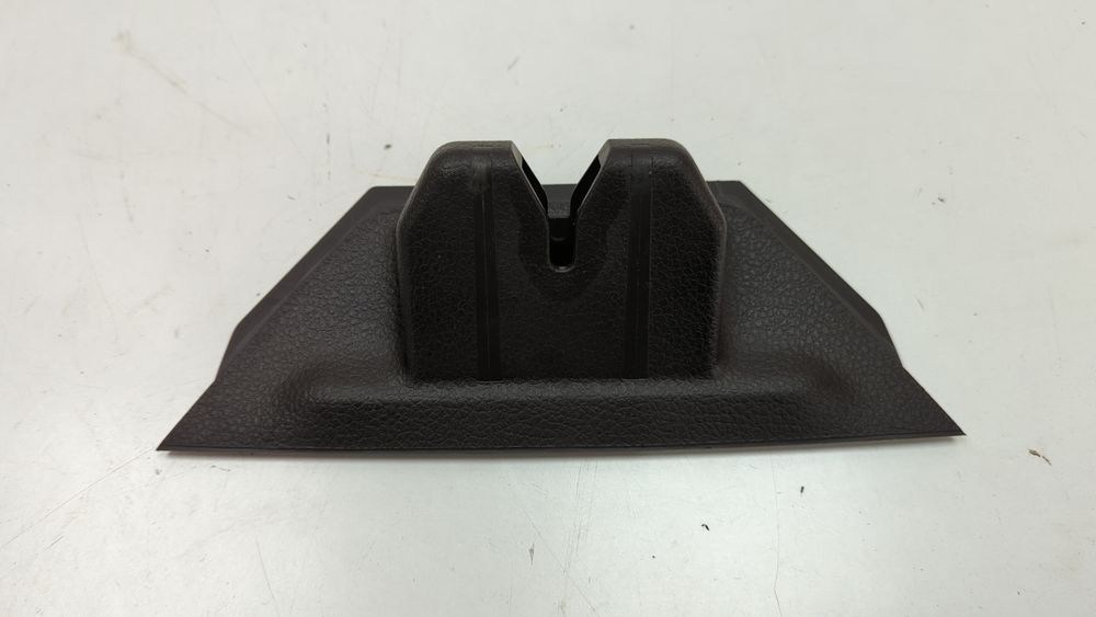 Накладка замка кришки багажника Volkswagen Touareg 2010-2014 (7P 2nd gen) 7P6827520C3G4 1038472 фото