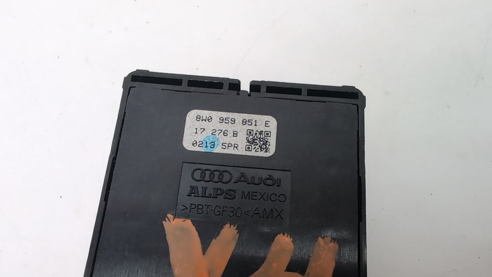 Кнопки управление стеклоподъемником передним левым Audi Q5 2018-2020 (80A) 8W0959851E5PR 1099831 фото
