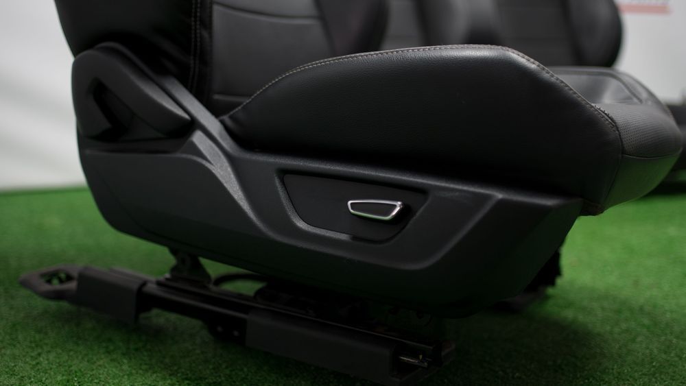 Комплект сидений кабриолет (дефект) Ford Mustang 2018-2023 (S550 restyle) FR3Z9661711J 1087316 фото