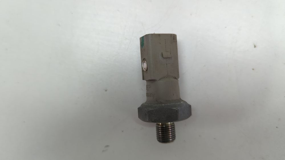 Датчик тиску олії 2.5-3.2 bar Audi A6 2011-2015 (C7) 06E919081C 1043907 фото