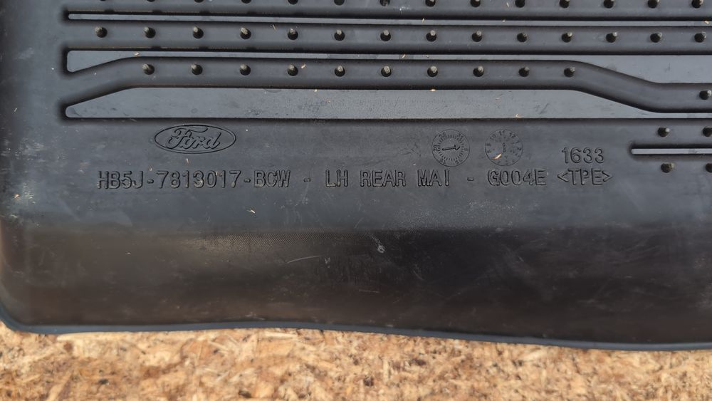 Комплект ковриков салона резина Ford Explorer 2016-2017 (U502 restyle) HB5Z7813300CA 1083454 фото