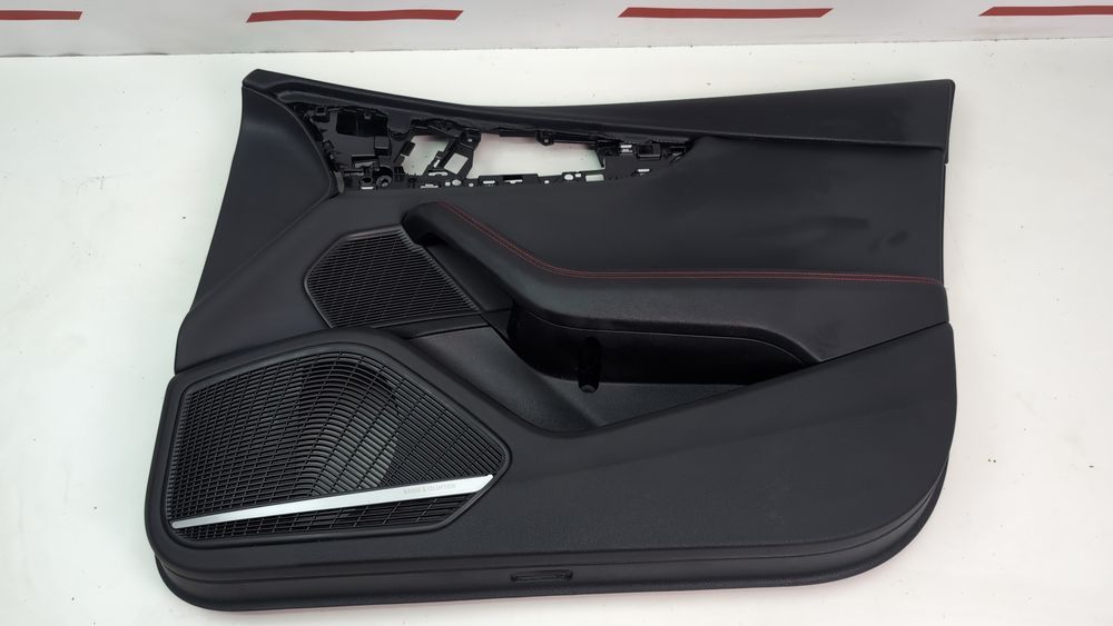 Обшивка двери (карта) передняя правая Audi A4 2016-2019 (B9) 8W0867104ABWFA 1091514 фото
