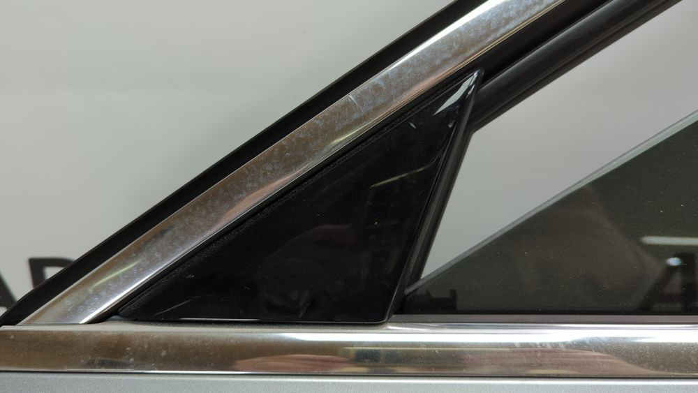Накладка дверей передньої лівої трикутник Audi A4 2016-2019 (B9) 8W0837637A 1063761 фото