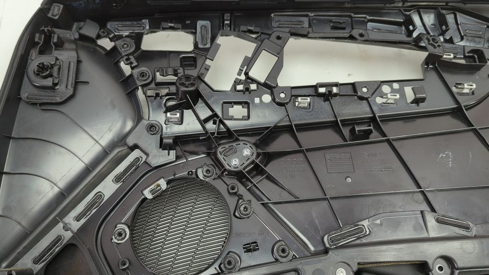 Обшивка двери (карта) передняя левая Audi A4 2016-2019 (B9) 8W0867103ABWFA 1044974 фото