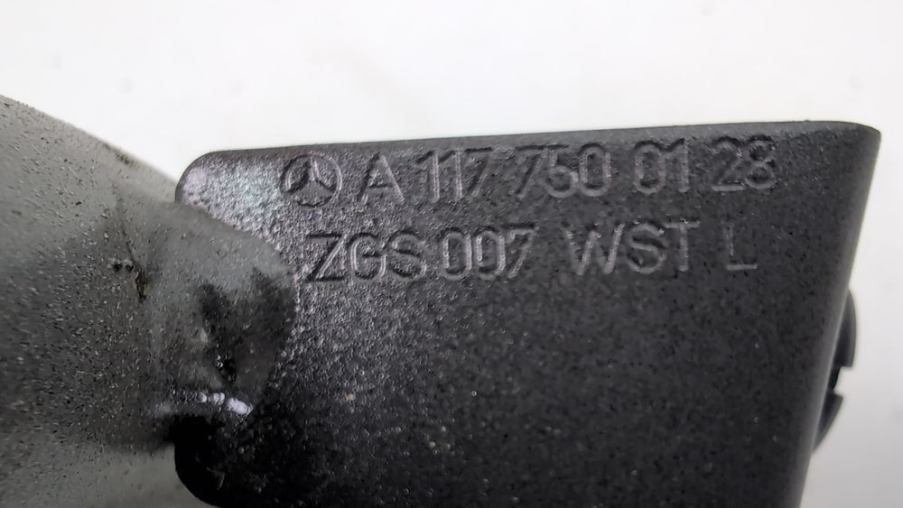 Петля кришки багажника ліва Mercedes Benz CLA250 2017-2019 (C117 restyle) A1177500128 1096652 фото