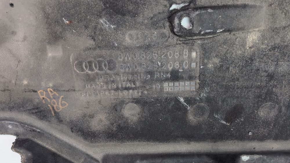 Защита днища правая (дефект) Audi A4 2016-2019 (B9) 8W0825208A 1091274 фото