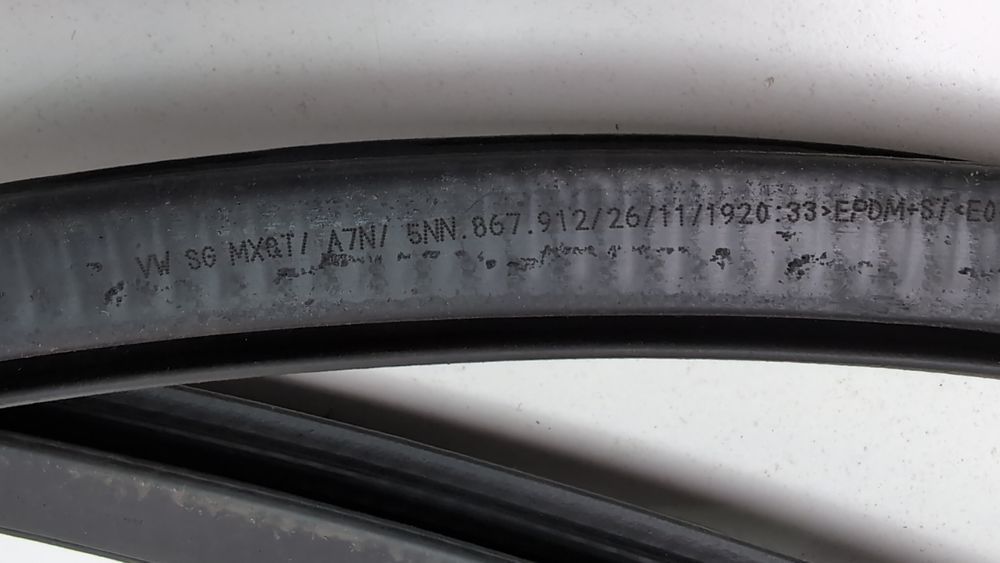 Уплотнитель проёма двери передней правой Volkswagen Tiguan 2018-2021 (AD/BW) 5NN867912A9B9 1072103 фото