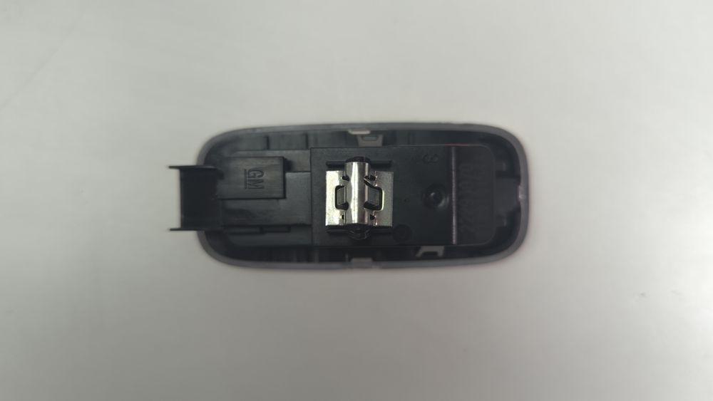 Плафон подсветки салона задний Chevrolet Equinox 2018-2021 (3rd gen) 22893070 1035386 фото