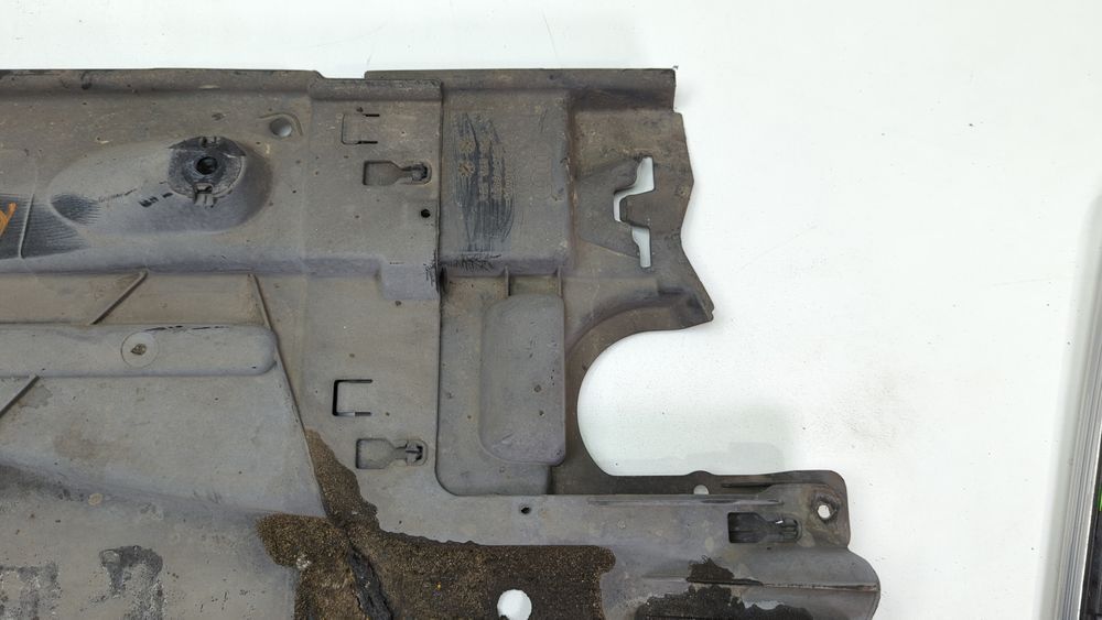 Накладка облицювання днища зліва Audi A3 2017-2020 (8V restyle) 8V0825271 1061677 фото