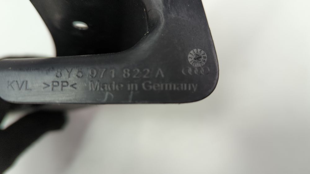 Накладка петли багажника правая (дефект) Audi A3 2022-2024 (8Y) 8Y5971822A4PK 1067750 фото