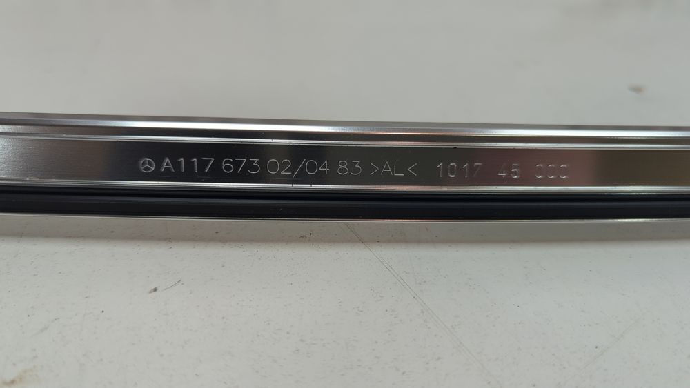 Молдинг (планка) даху правий хром Mercedes Benz CLA250 2017 - 2019 (C117 restyle) A1176730283 1065285 фото