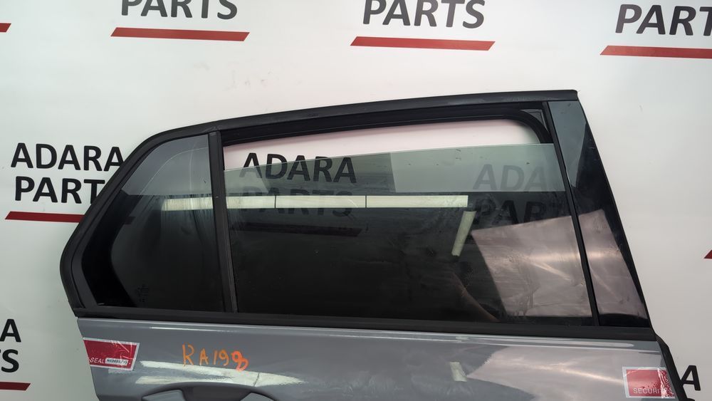 Напрямна скла рамки дверей, задня права (дефект) Volkswagen Golf 2022-2024 (mk8) 5H4839440F5AP 1097647 фото