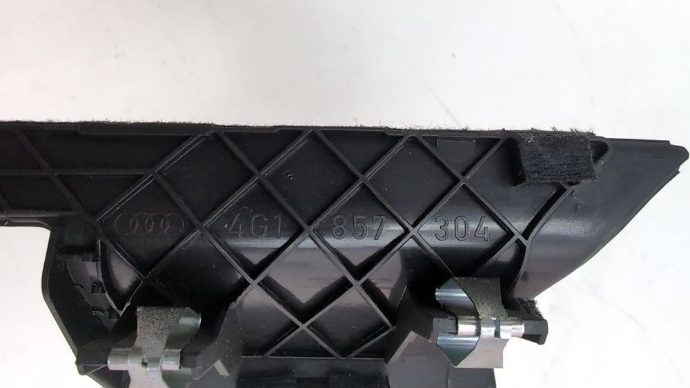 Накладка торпедо права під дисплей (дефект) Audi A6 2011-2015 (C7) 4G18573046PS 1094411 фото