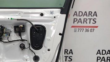 Заглушка пер правой двери Audi A4 2016-2019 (B9) 8W0837916 1027669 фото