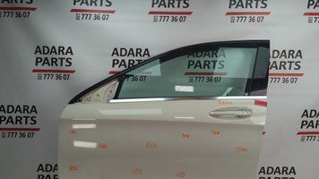 Молдинг центральний (хром) двері передньої лівої Mercedes Benz GLA 2017 - 2019 (X156) A1567250182 1069627 фото